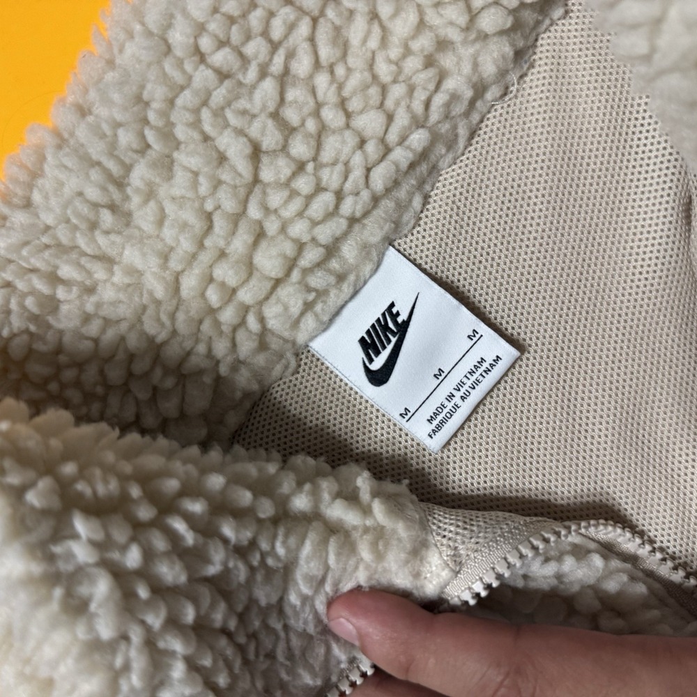 Nike Sportswear Swoosh Sherpa Fleece Vest Womens Oatmeal DH1091 206 Size Medium - Picture 6 of 9